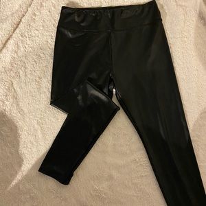 Black shiny leggings, wild fable in Large
